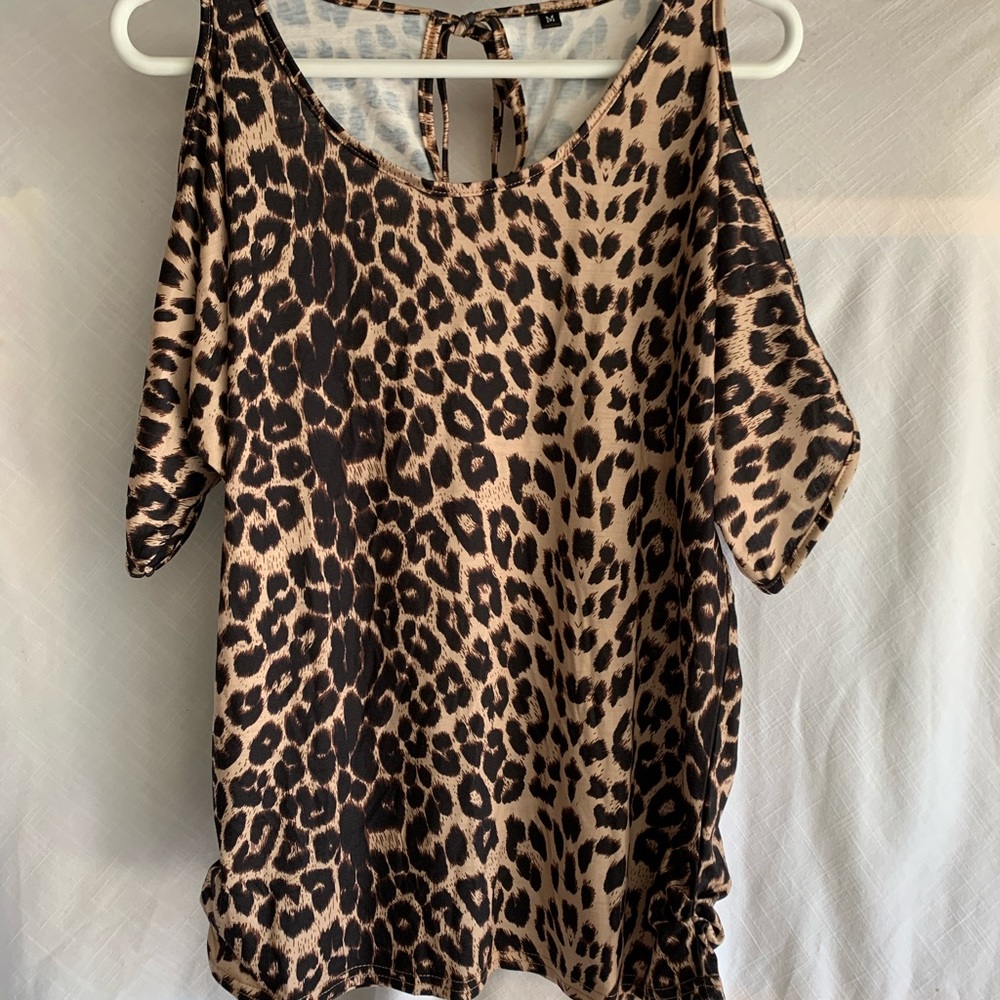Sexy animal print shirt cold shoulder size M